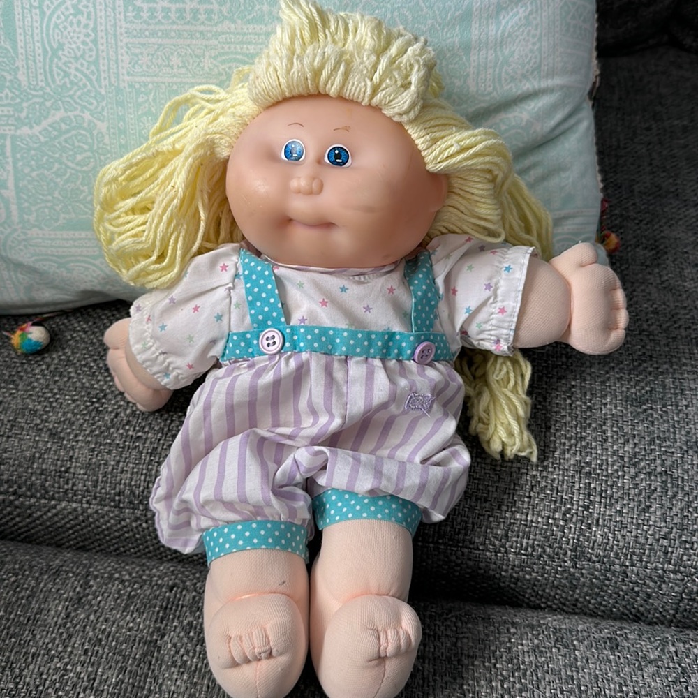 Vintage cabbage patch kid dolls